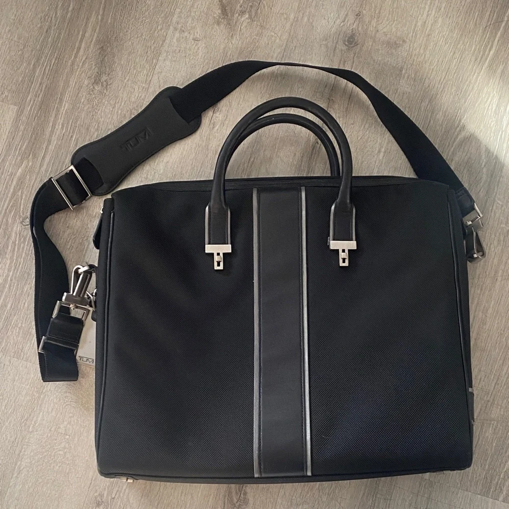 Tumi Briefcase Elements Collection Ballistic Nylon Leather Handle Zip Laptop Bag
